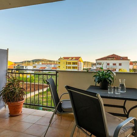 Charming Tale Apartments Modun19 Pirovac Ruang foto