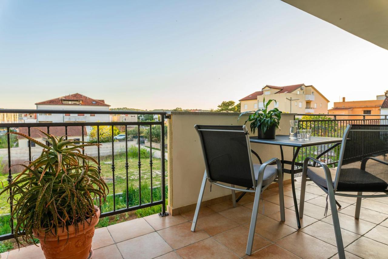Charming Tale Apartments Modun19 Pirovac Bagian luar foto
