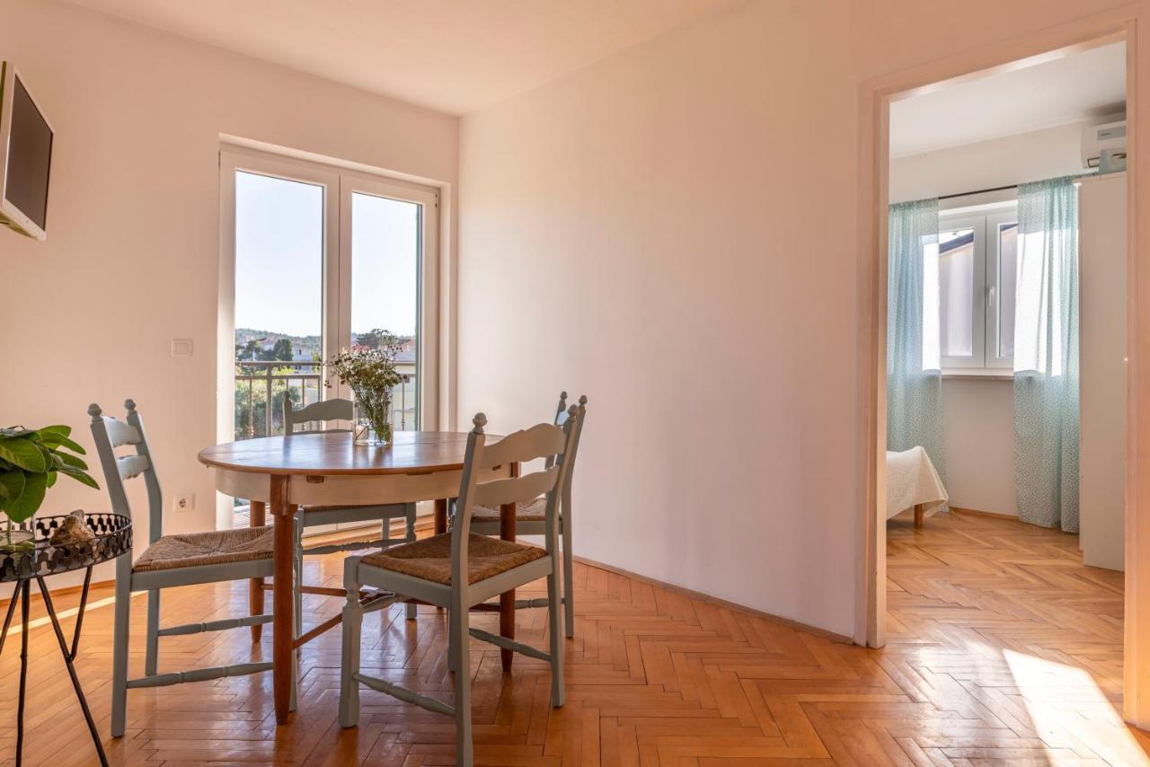 Charming Tale Apartments Modun19 Pirovac Bagian luar foto