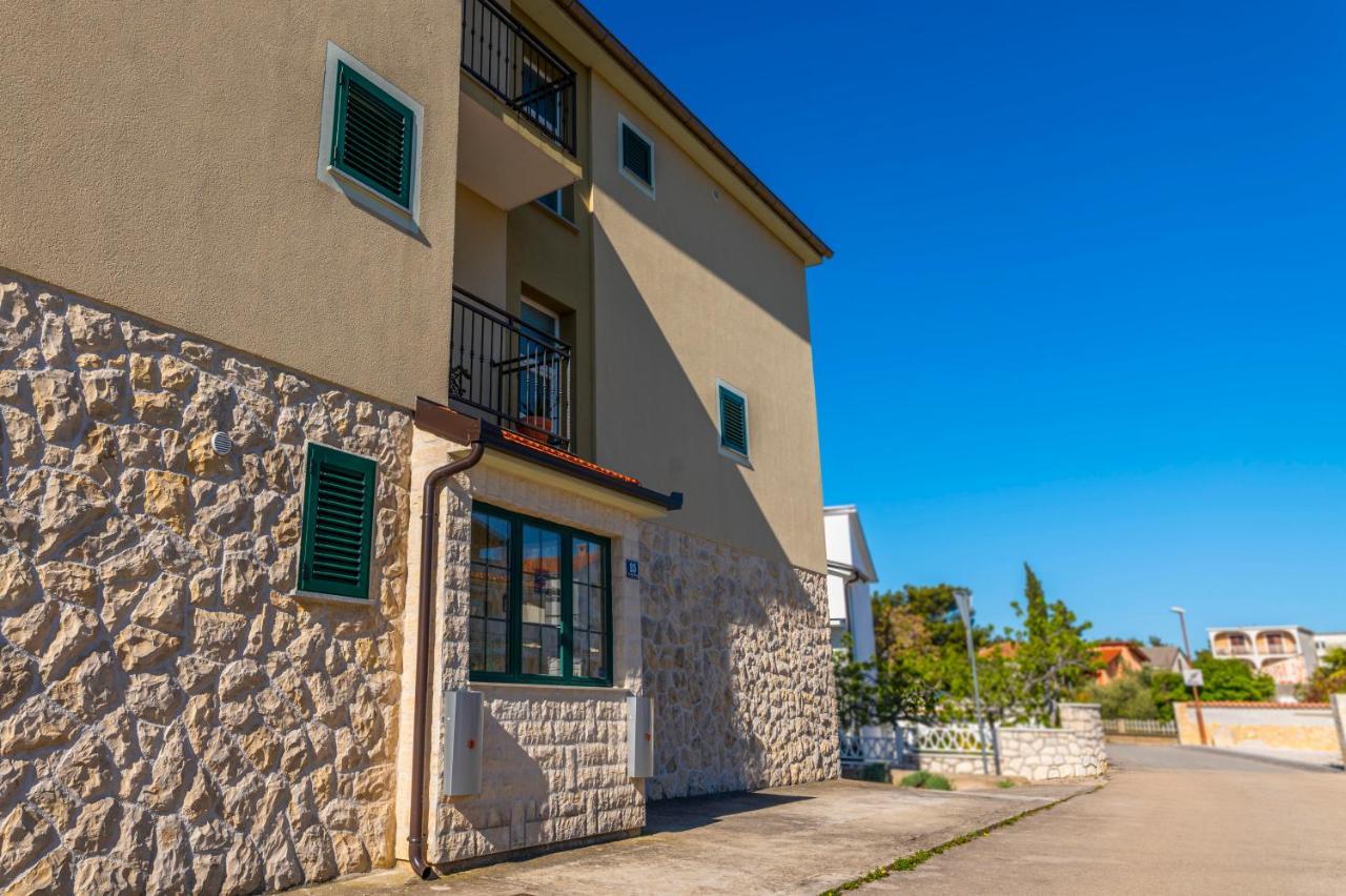 Charming Tale Apartments Modun19 Pirovac Bagian luar foto