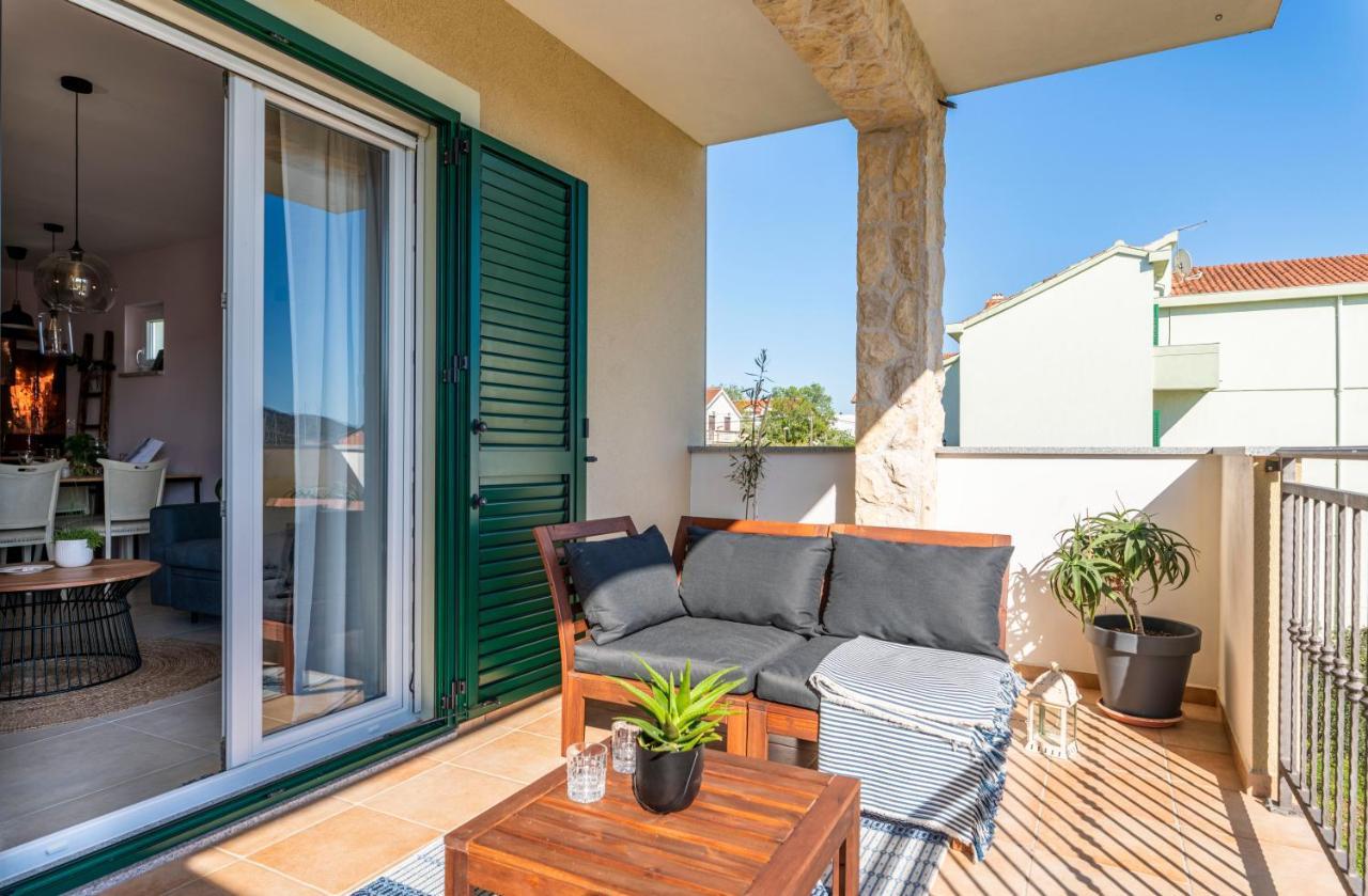 Charming Tale Apartments Modun19 Pirovac Bagian luar foto