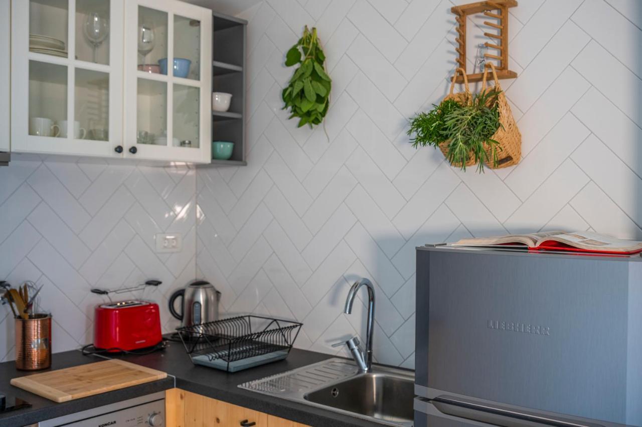Charming Tale Apartments Modun19 Pirovac Bagian luar foto