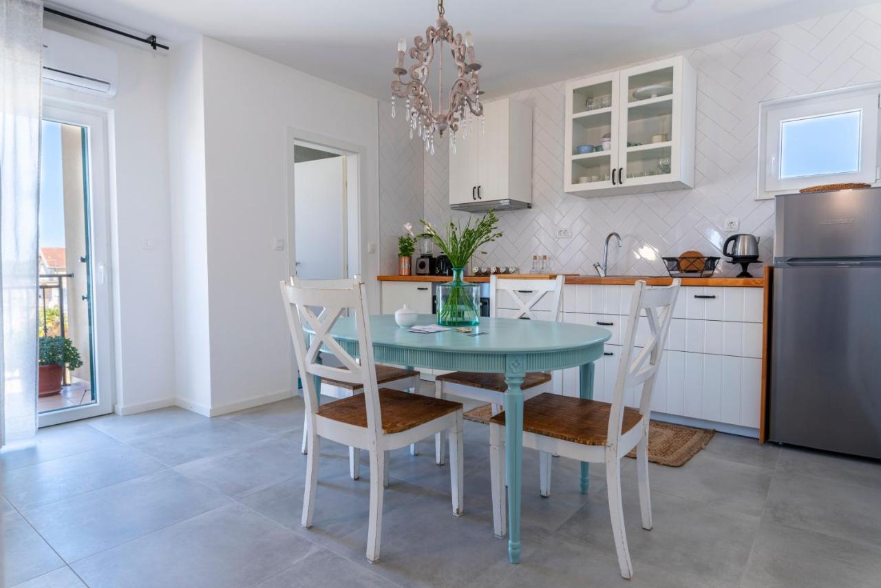 Charming Tale Apartments Modun19 Pirovac Bagian luar foto
