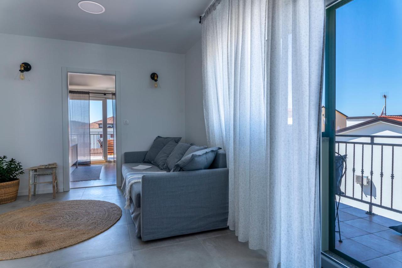 Charming Tale Apartments Modun19 Pirovac Bagian luar foto