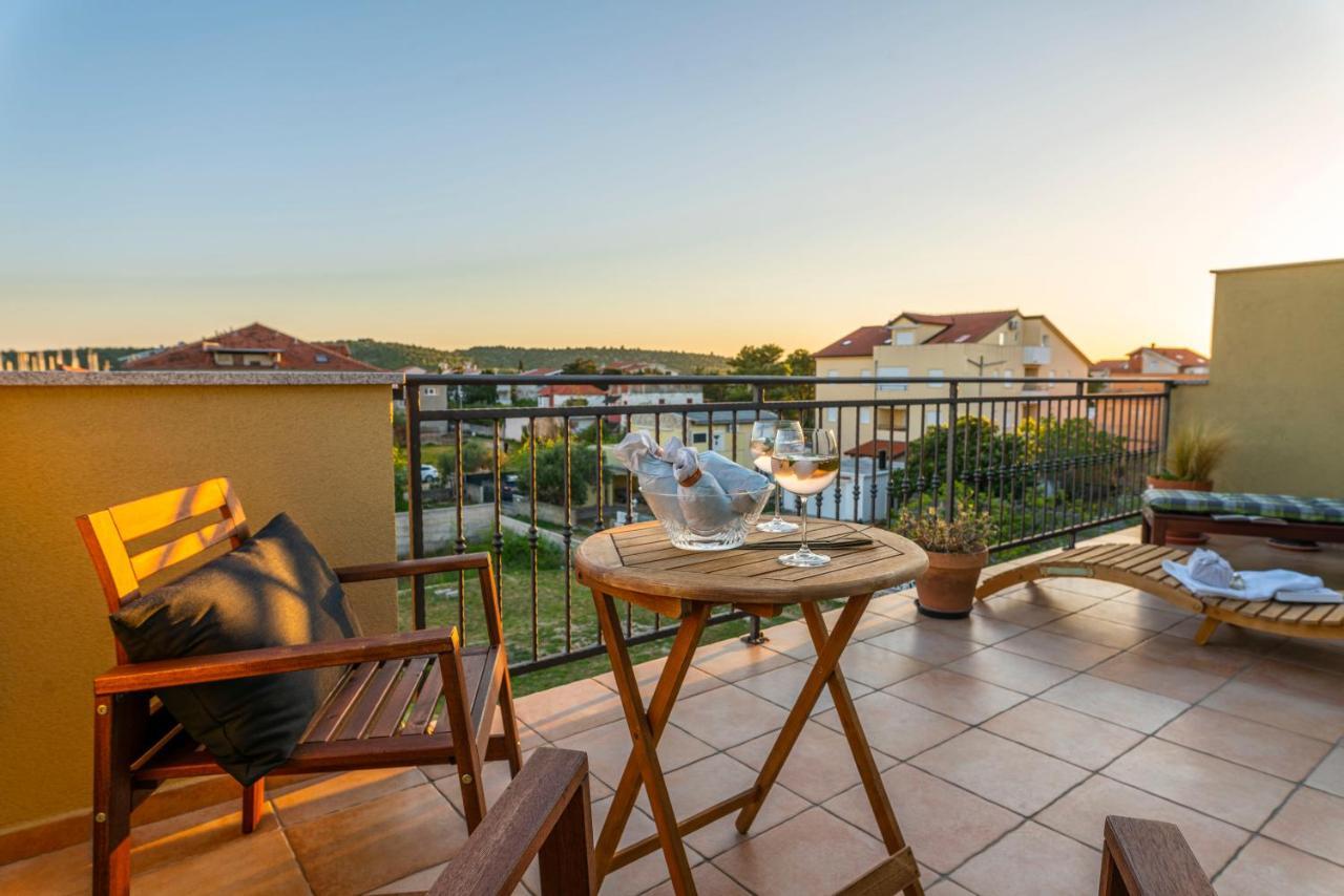 Charming Tale Apartments Modun19 Pirovac Bagian luar foto