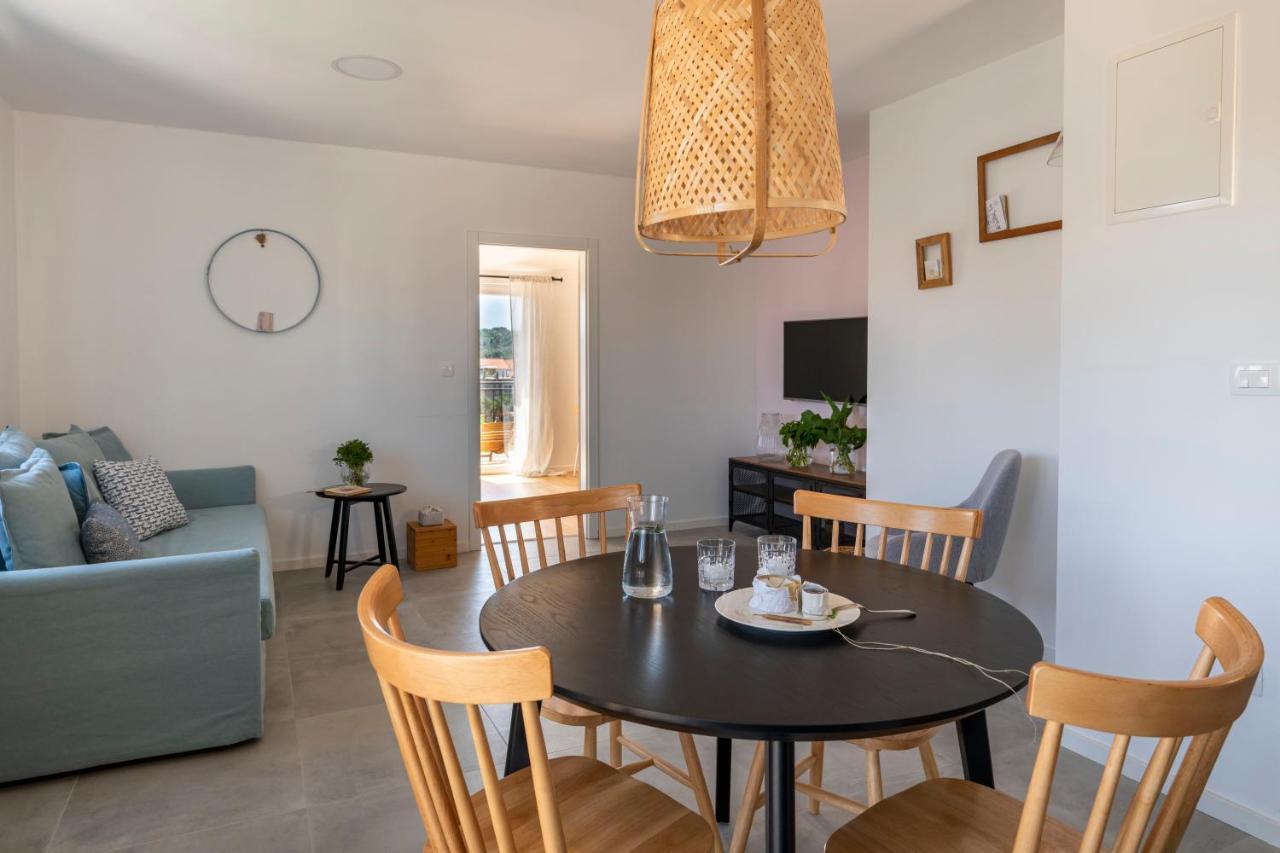 Charming Tale Apartments Modun19 Pirovac Bagian luar foto