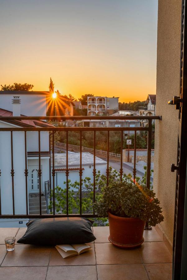 Charming Tale Apartments Modun19 Pirovac Bagian luar foto