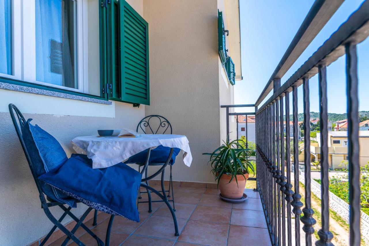 Charming Tale Apartments Modun19 Pirovac Bagian luar foto