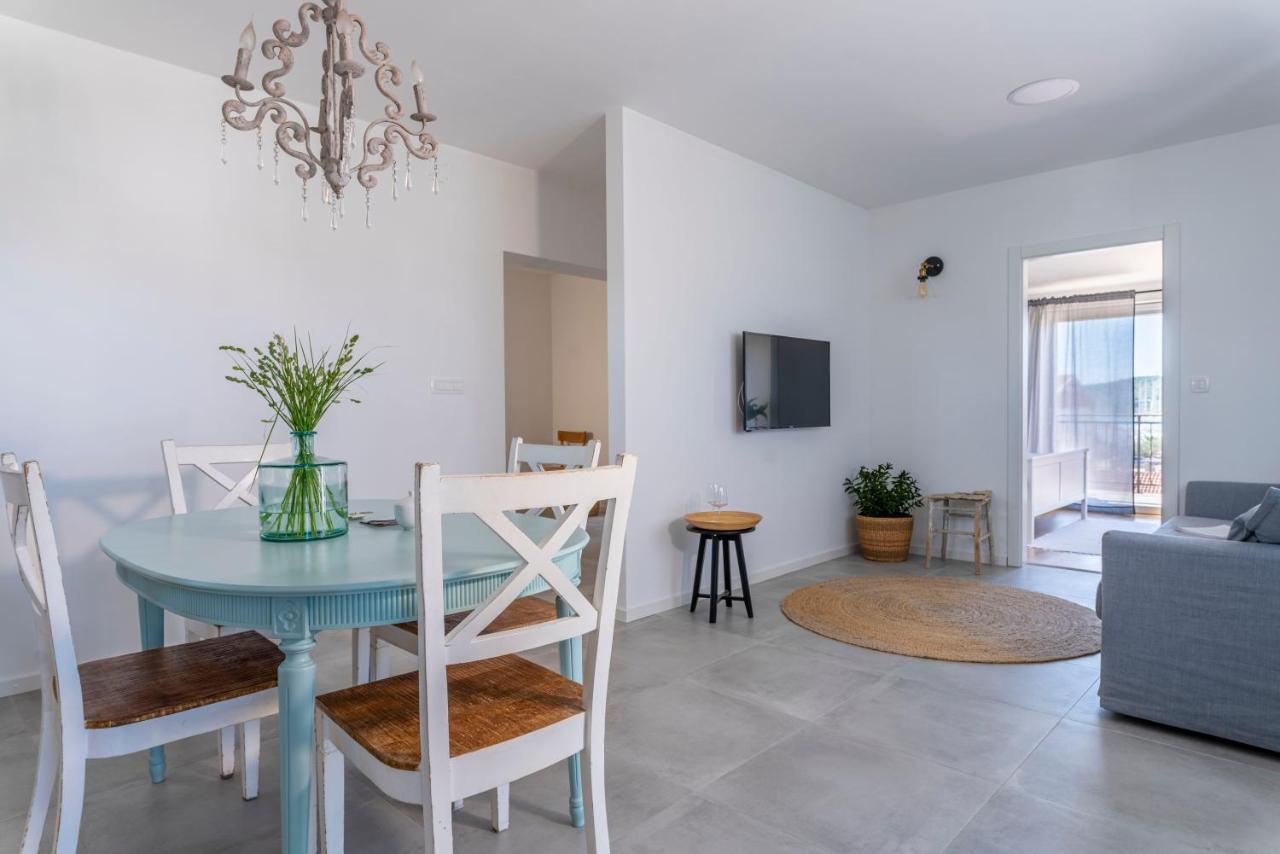 Charming Tale Apartments Modun19 Pirovac Bagian luar foto