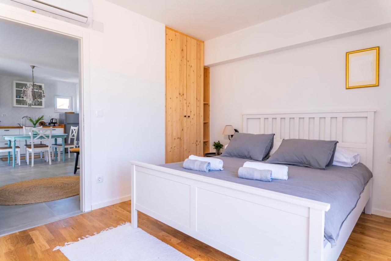 Charming Tale Apartments Modun19 Pirovac Bagian luar foto