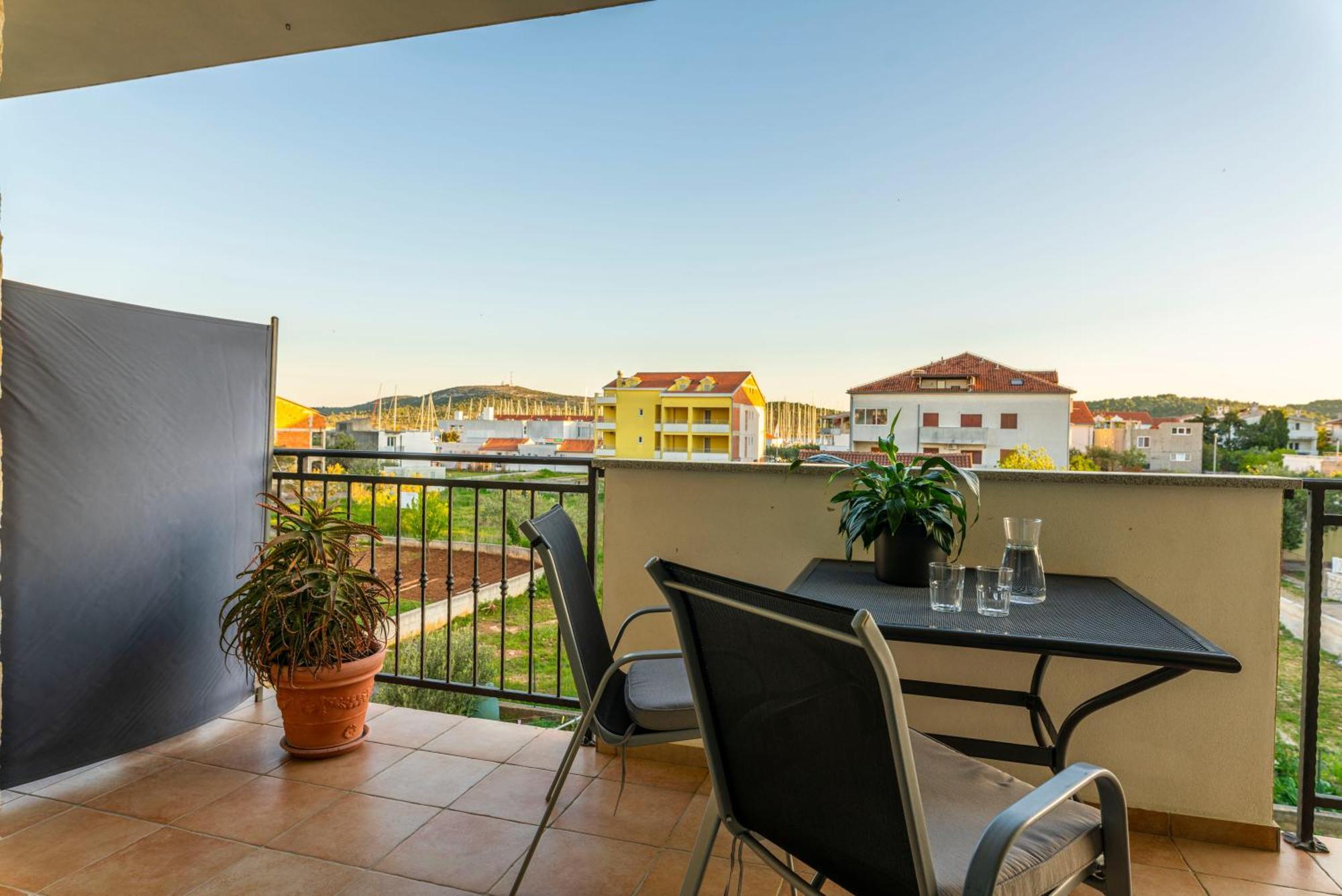 Charming Tale Apartments Modun19 Pirovac Ruang foto